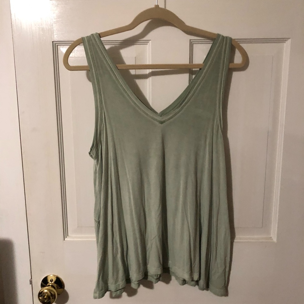 Women’s V-neck tank top: light green